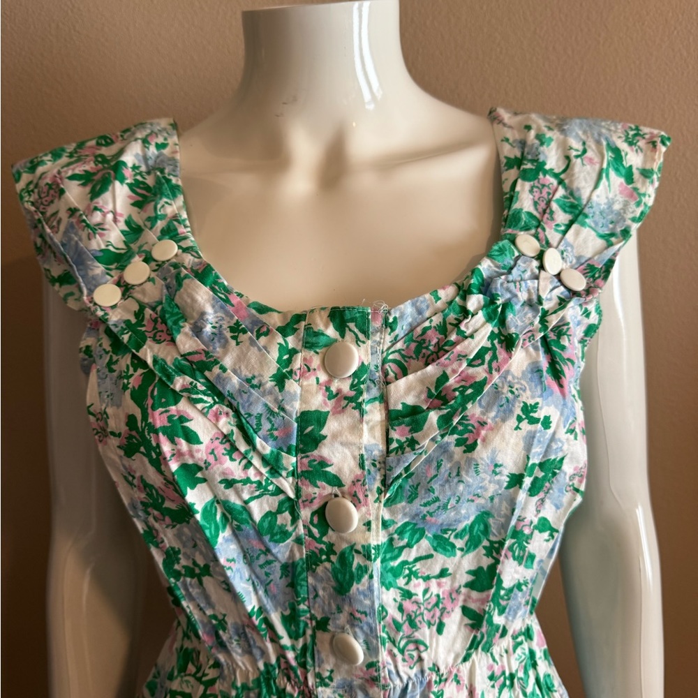 Vintage floral dress with pockets